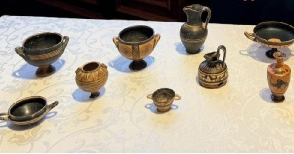 Εννιά κλεμμένοι αμφορείς επιστρέφουν στο αρχαιολογικό μουσείο του Άργους [εικόνες]